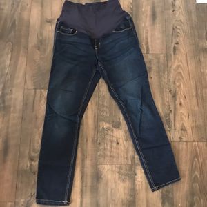 Old Navy maternity skinny jeans